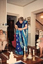 Lopis Kratka demonstrating sari